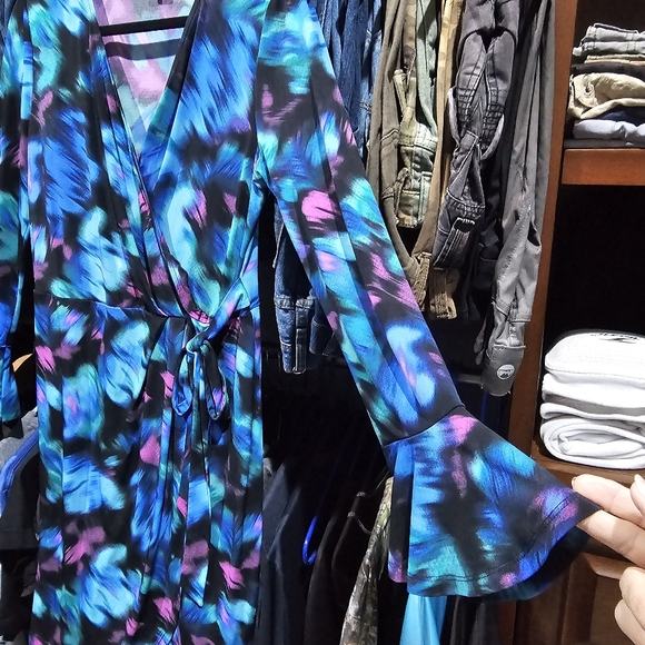 LONDON TIMES Pullover Wrap Dress Bell Sleeve Bottoms Size 10 Long Sleeve - Picture 12 of 14